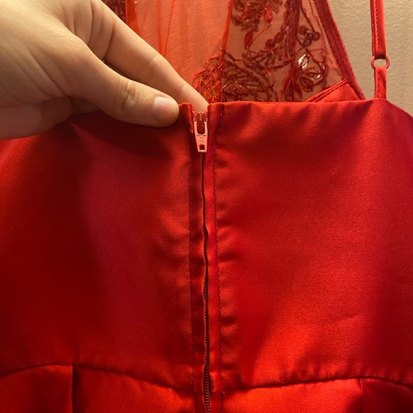 Say yes to the dress, red dress size 3/4 also known as size S - Picture 5 of 8